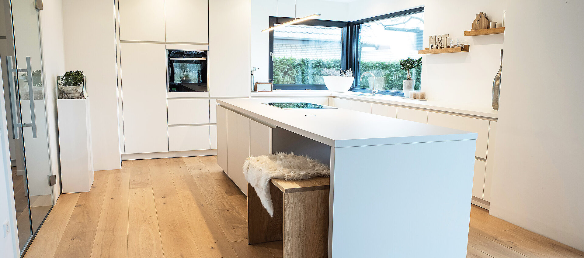 Küche, modern, kaschmir, weiß, warm, Innenausbau, Tischler