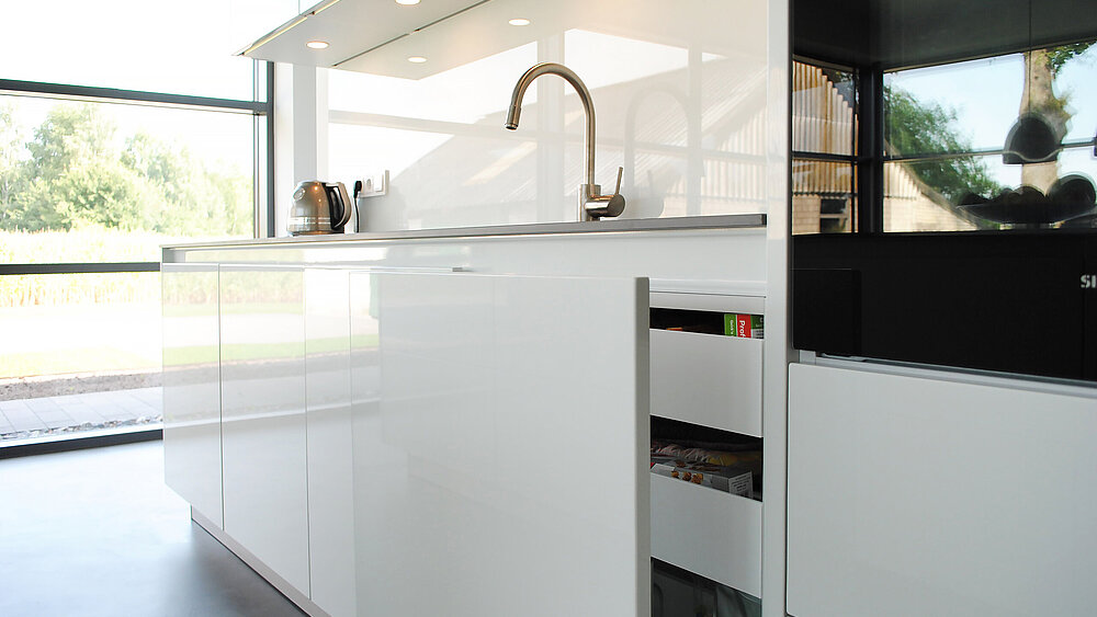 Küche, modern, hochglanz, weiß, Innenausbau, Tischler