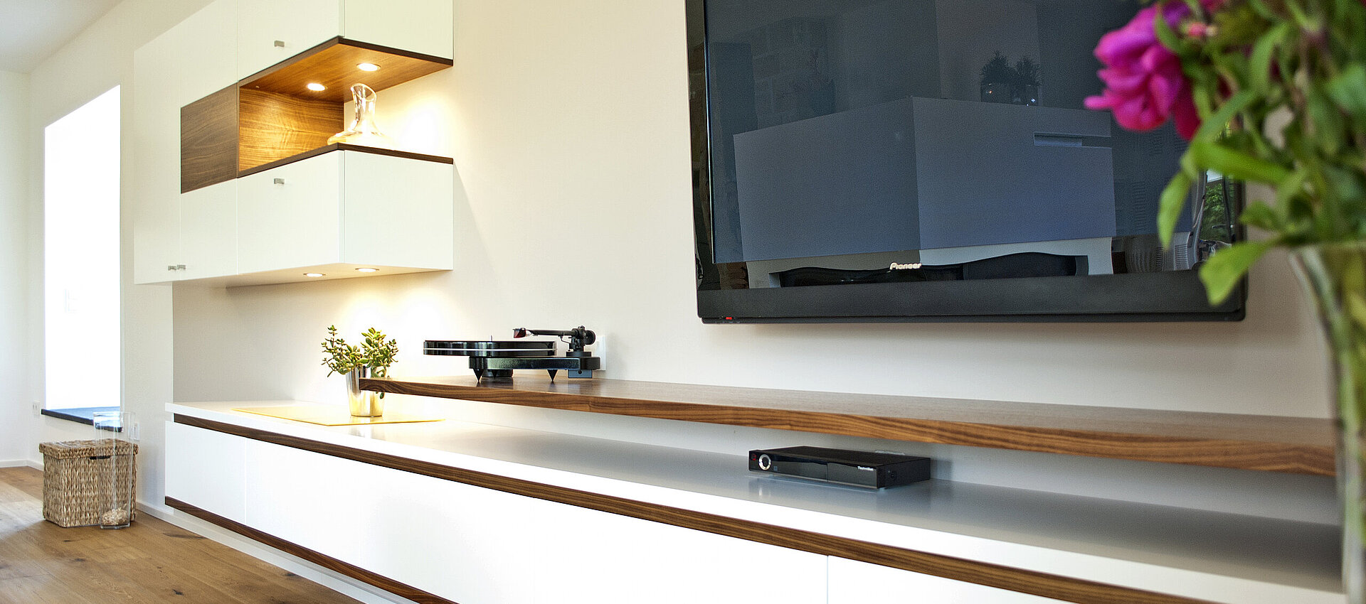 TV-Möbel, modern, Tischler, Handwerk