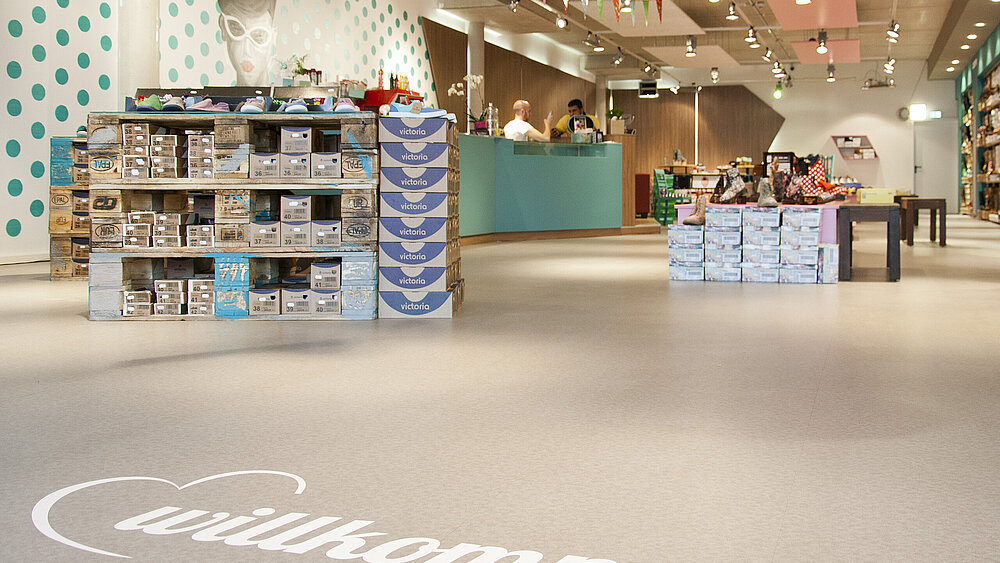 Schuhkarton, Innenausbau, Tischlerarbeiten